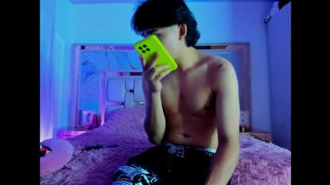 monky_0002 online show from March 6, 11:37 pm