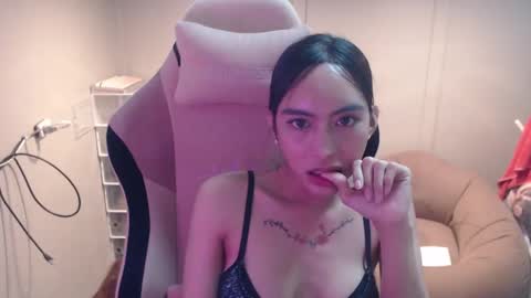 Snapshot of monstercockselfsuck chatting on January 23, 1:24 pm ELYSE A SIMPLE GIRL online show from January 23, 1:24 pm