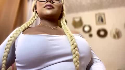 Ruthie online show from December 1, 6:17 pm