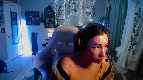 Lydia Mooney online show from January 29, 1:05 am