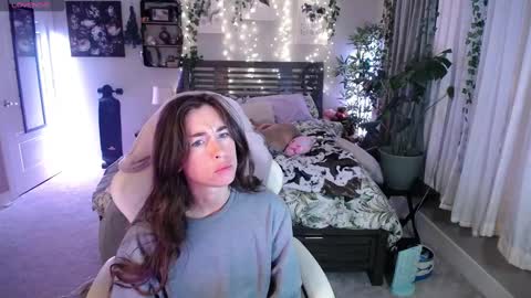 Lydia Mooney online show from January 3, 1:27 am