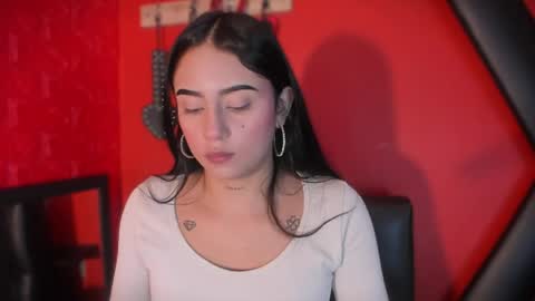 Monttserratt online show from April 6, 7:04 pm