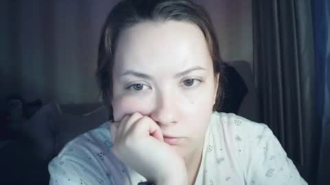 moodiemira online show from April 9, 4:12 pm