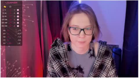 Snapshot of moon__girl chatting on February 6, 8:13 pm Roxy online show from February 6, 8:13 pm