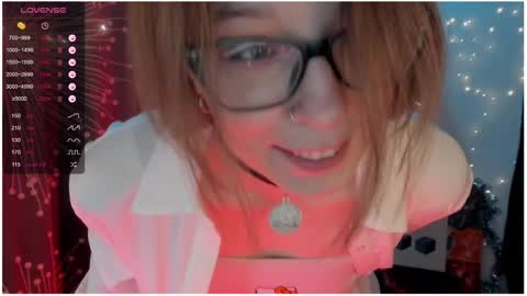 Snapshot of moon__girl chatting on December 27, 8:07 pm Roxy online show from December 27, 8:07 pm