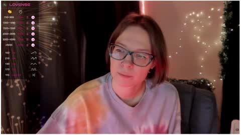 Snapshot of moon__girl chatting on December 18, 8:14 pm Roxy online show from December 18, 8:14 pm