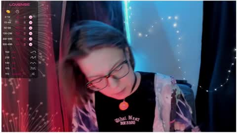 Snapshot of moon__girl chatting on February 22, 7:14 pm Roxy online show from February 22, 7:14 pm