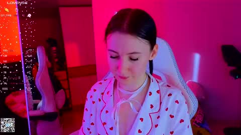 Lola online show from March 10, 6:16 am