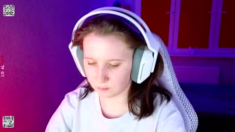 Lola online show from March 28, 6:09 pm