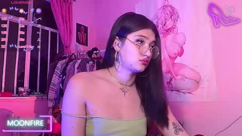 Snapshot of moonfiredance chatting on September 13, 3:42 am Nicky  online show from September 13, 3:42 am