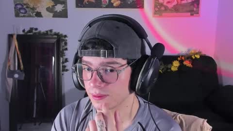 Clove online show from February 18, 5:29 am