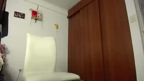 moonlunita online show from March 17, 9:20 pm