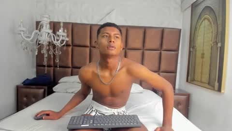 Mmorenito online show from October 4, 11:35 pm