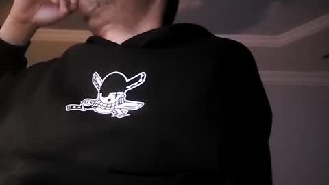 Snapshot of moss127 chatting on December 23, 1:18 am twennysevv27 online show from December 23, 1:18 am