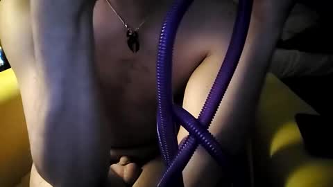 Snapshot of moss127 chatting on December 2, 1:29 am twennysevv27 online show from December 2, 1:29 am