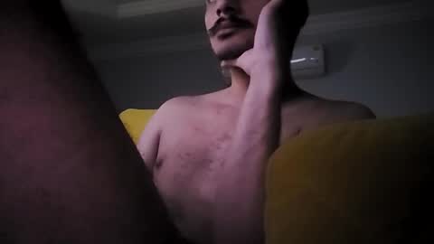 Snapshot of moss127 chatting on December 20, 10:16 am twennysevv27 online show from December 20, 10:16 am