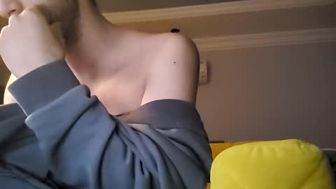 Snapshot of moss127 chatting on January 1, 2:09 am twennysevv27 online show from January 1, 2:09 am