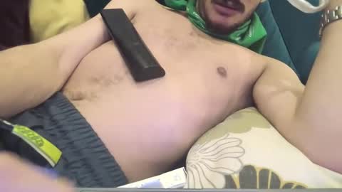 Snapshot of moss127 chatting on February 9, 7:59 am twennysevv27 online show from February 9, 7:59 am