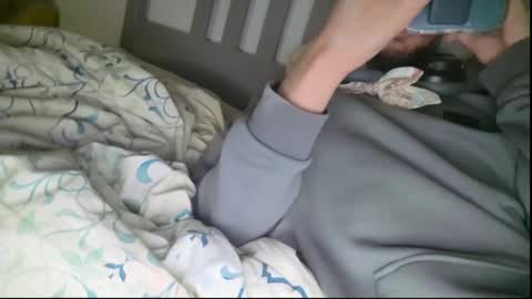 Snapshot of moss127 chatting on February 15, 8:54 am twennysevv27 online show from February 15, 8:54 am