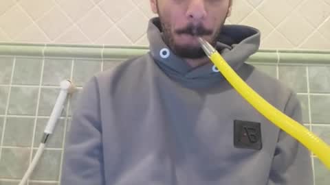 Snapshot of moss127 chatting on February 13, 1:37 pm twennysevv27 online show from February 13, 1:37 pm