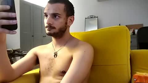 Snapshot of moss127 chatting on December 7, 5:15 pm twennysevv27 online show from December 7, 5:15 pm