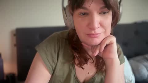 Mossy Mommy online show from March 26, 12:10 pm