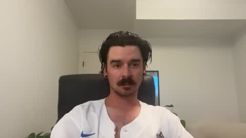 moustachematt online show from July 16, 1:53 am