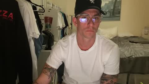 movedto305 online show from November 5, 3:19 am