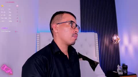 Aaron. online show from March 11, 10:51 am