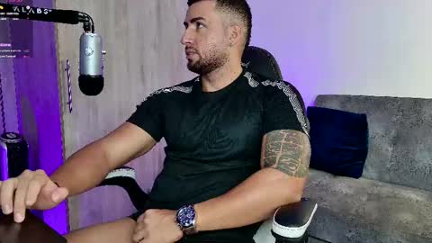 Snapshot of mr_david_cox chatting on February 23, 1:53 pm David online show from February 23, 1:53 pm