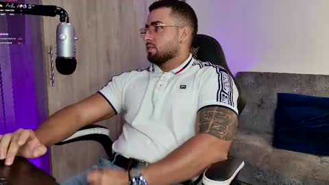 Snapshot of mr_david_cox chatting on February 27, 12:36 am David online show from February 27, 12:36 am