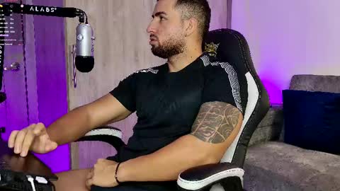 Snapshot of mr_david_cox chatting on February 17, 11:44 am David online show from February 17, 11:44 am