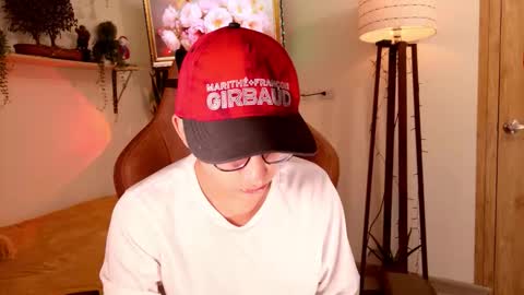 Mr Evans online show from December 13, 7:53 pm