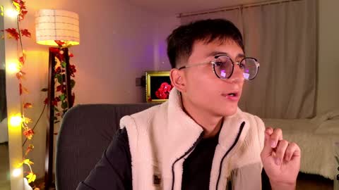 Snapshot of mr_evan1 chatting on February 4, 2:53 pm Mr Evans online show from February 4, 2:53 pm