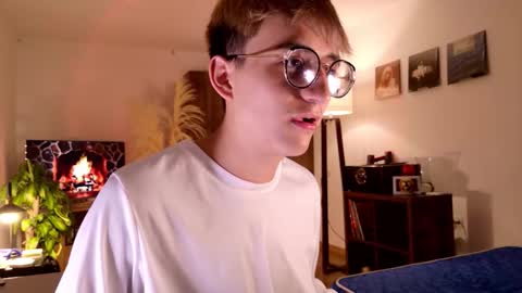 Snapshot of mr_evan1 chatting on October 28, 4:19 pm Mr Evans online show from October 28, 4:19 pm