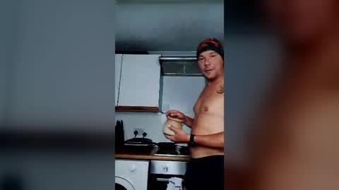 mr_i_ online show from August 1, 7:43 am