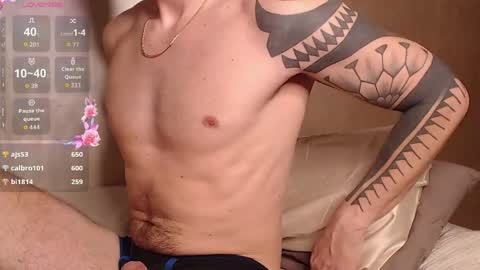 mr_longboy online show from May 10, 8:15 pm