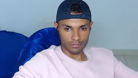 Max online show from April 7, 10:23 pm