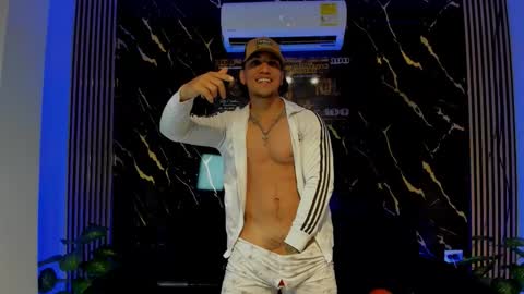 mr_maximo online show from January 13, 3:58 am