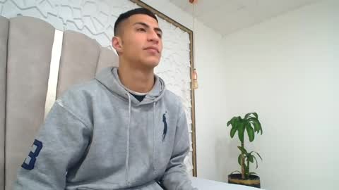 Mr Porn  online show from June 1, 8:32 pm