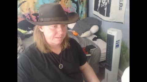 mr_strawberry online show from April 12, 6:12 pm