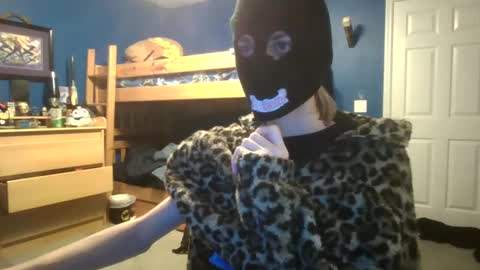 Ant online show from December 7, 2:36 am