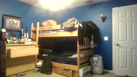 Ant online show from December 12, 9:37 pm