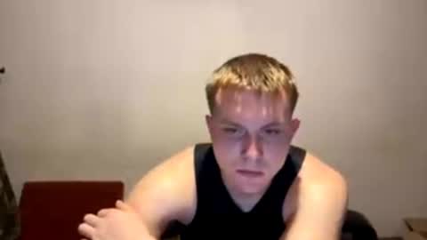 Snapshot of mrheat_ chatting on October 26, 8:08 pm Max online show from October 26, 8:08 pm