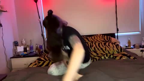 Snapshot of mrs_and_his_kitten chatting on January 17, 7:41 am mrs_and_his_kitten online show from January 17, 7:41 am