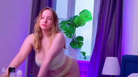 Molly online show from May 15, 5:38 am