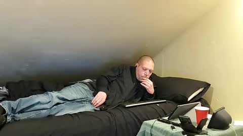 Snapshot of mrxhere chatting on December 7, 3:47 pm mrxhere online show from December 7, 3:47 pm