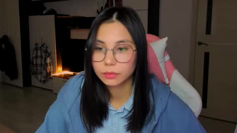 ms_emily_ online show from September 18, 4:00 pm