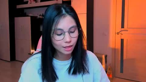 ms_emily_ online show from November 5, 11:34 am