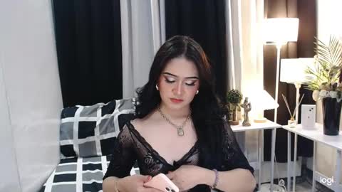Snapshot of ms_grey4u chatting on February 6, 3:20 pm Ash online show from February 6, 3:20 pm